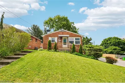 322 E Cassell Avenue, Barberton, OH 44203 - Photo 1