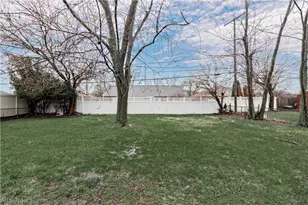 754 Hemlock Dr, Euclid, OH 44132 - Photo 30