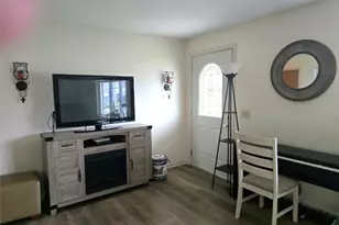 407 Elm St, Warsaw, OH 43844 - Photo 2