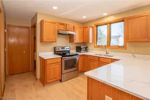 2662 Captens St NE, Canton, OH 44721 - Photo 14