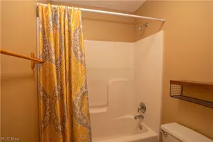 2662 Captens St NE, Canton, OH 44721 - Photo 32