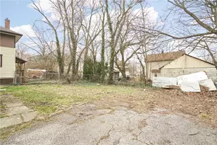 772 Brown St, Akron, OH 44311 - Photo 4