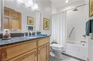 2011 E Swan Lake Cir, Kent, OH 44240 - Photo 28