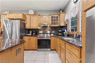 2011 E Swan Lake Cir, Kent, OH 44240 - Photo 18