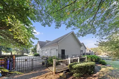2011 E Swan Lake Circle, Kent, OH 44240 - Photo 46