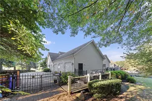 2011 E Swan Lake Cir, Kent, OH 44240 - Photo 46