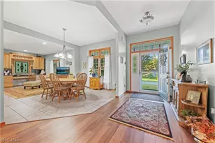 2011 E Swan Lake Cir, Kent, OH 44240 - Photo 10