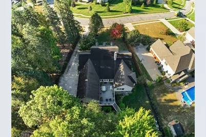 2011 E Swan Lake Circle, Kent, OH 44240 - Photo 4