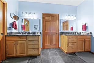 2011 E Swan Lake Cir, Kent, OH 44240 - Photo 26