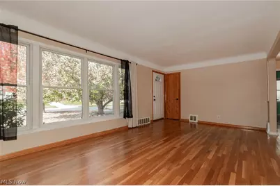 1111 E Miner Road, Mayfield Heights, OH 44124 - Photo 2
