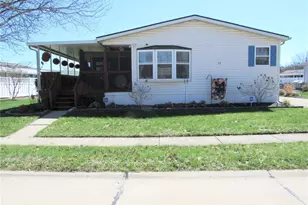 78 Periwinkle Dr, Olmsted Twp, OH 44138 - Photo 2