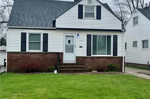 12328 Park Knoll Dr, Garfield Heights, OH 44125 - Photo 2