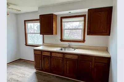 12328 Park Knoll Drive, Garfield Heights, OH 44125 - Photo 6