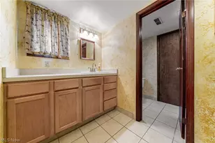 2984 Erich Dr, Willoughby Hills, OH 44092 - Photo 12