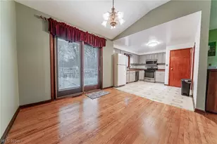 2984 Erich Dr, Willoughby Hills, OH 44092 - Photo 6