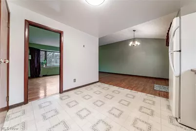 2984 Erich Drive, Willoughby Hills, OH 44092 - Photo 8