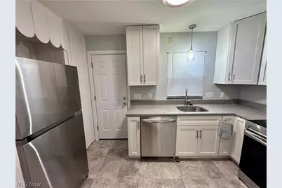 1093 N Main Street, Akron, OH 44310 - Photo 2