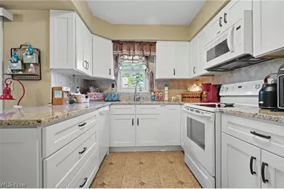 9809 Brookline Oval, Strongsville, OH 44136 - Photo 12