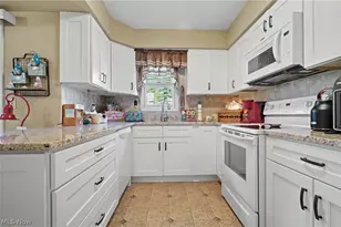 9809 Brookline Oval, Strongsville, OH 44136 - Photo 12