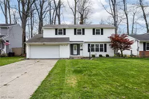 4590 Brendan Ln, North Olmsted, OH 44070 - Photo 2