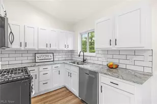 1332 Carnegie Ave, Akron, OH 44314 - Photo 6