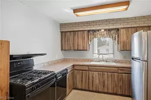 2860 Hudson Dr, Cuyahoga Falls, OH 44221 - Photo 6