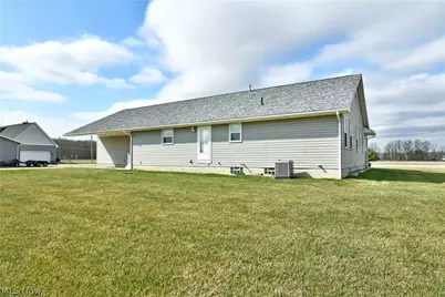 3391 Lyntz Townline Road SW, Warren, OH 44481 - Photo 4