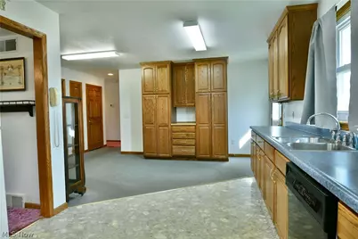 3391 Lyntz Townline Road SW, Warren, OH 44481 - Photo 8