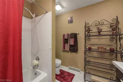 362 Hamilton Circle, Elyria, OH 44035 - Photo 32