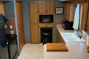 810 Woodale Dr, Bucyrus, OH 44820 - Photo 12