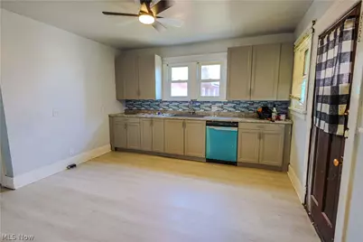 22862 Norman Avenue, Alliance, OH 44601 - Photo 10