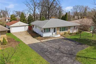 11526 Lake Ave, Loveland, OH 44102 - Photo 2