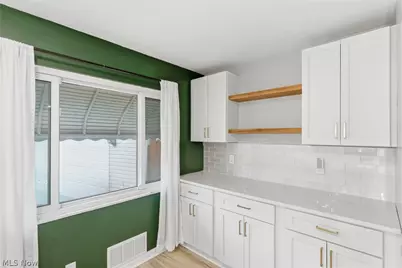 11526 Lake Avenue, Loveland, OH 44102 - Photo 10
