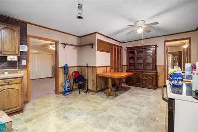 14307 Darrow Road, Vermilion, OH 44089 - Photo 12