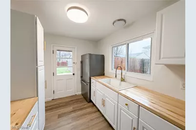 4506 Silverdale Road, North Olmsted, OH 44070 - Photo 10