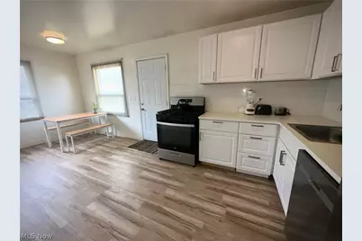 3106 Northwest Boulevard NW, Warren, OH 44485 - Photo 4