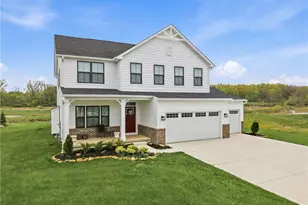 5358 Walnut Rdg Ln, Sheffield Village, OH 44054 - Photo 2