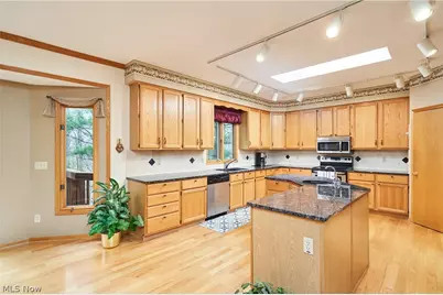 14742 King Arthurs Court, North Royalton, OH 44133 - Photo 4