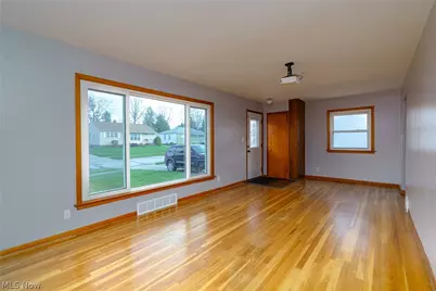 11121 Gabriella Drive, Parma, OH 44130 - Photo 2