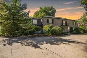 18220 Parkland Dr, Huber Heights, OH 44122 - Photo 1