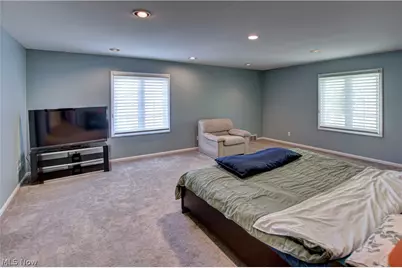 18220 Parkland Drive, Huber Heights, OH 44122 - Photo 10