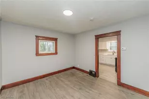 1038 W 11th St, Lorain, OH 44052 - Photo 14