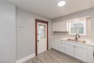 1038 W 11th St, Lorain, OH 44052 - Photo 8