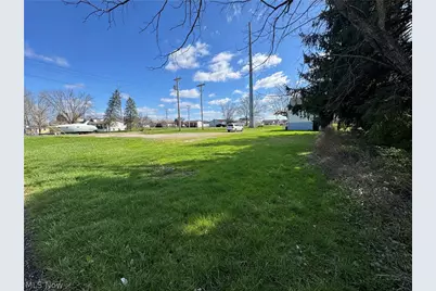 617 Florence Street, Belpre, OH 45714 - Photo 2