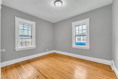 13409 S Parkway Drive, Garfield Heights, OH 44105 - Photo 16