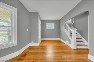 13409 S Parkway Dr, Garfield Heights, OH 44105 - Photo 8