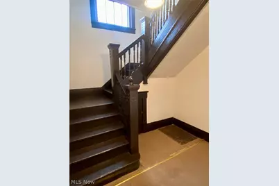 390 Doyle Street, Akron, OH 44303 - Photo 2