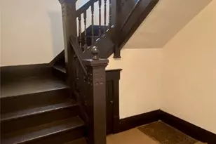 390 Doyle St, Akron, OH 44303 - Photo 2