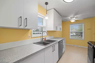547 Willow Park Road, Elyria, OH 44035 - Photo 12