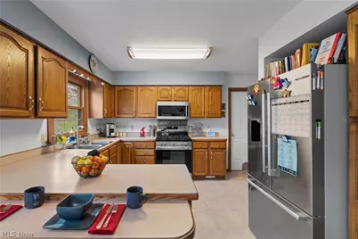 6373 Harbor Drive NW, Canton, OH 44718 - Photo 10